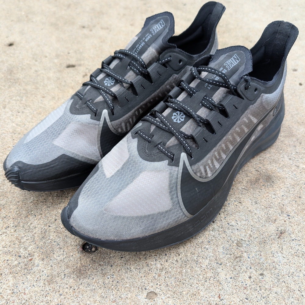 Nike Men's Black and Gray Sneakers
